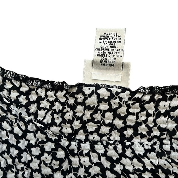 Kim Rogers casual accordion style top shirt MP white black abstract  sleeveless - Picture 7 of 10